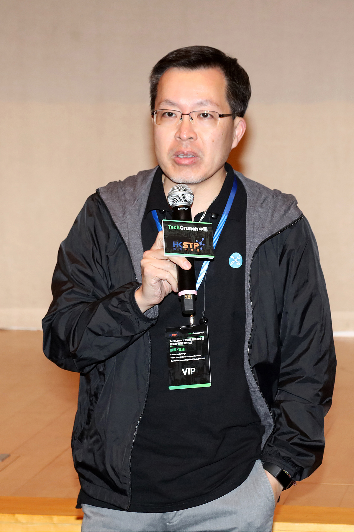 ParticleX Mingles Tsoi 為參賽者提供建議