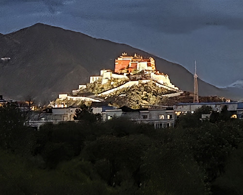 西藏旅行團 拉薩酒店 香格里拉 布官夜景