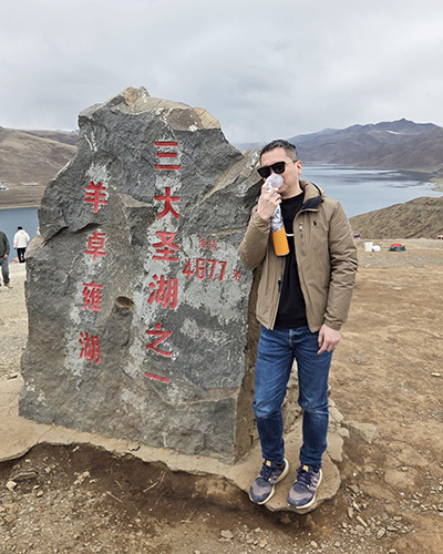 西藏旅行團 經常要吸氧氣 林Sir 好彩不太需要